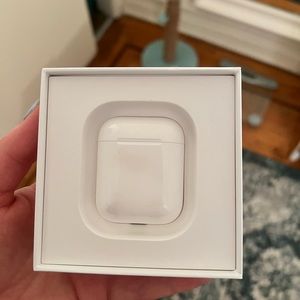 AirPods Apple used with case